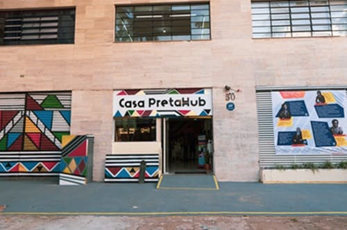 1 casa preta hub 1 papo reto