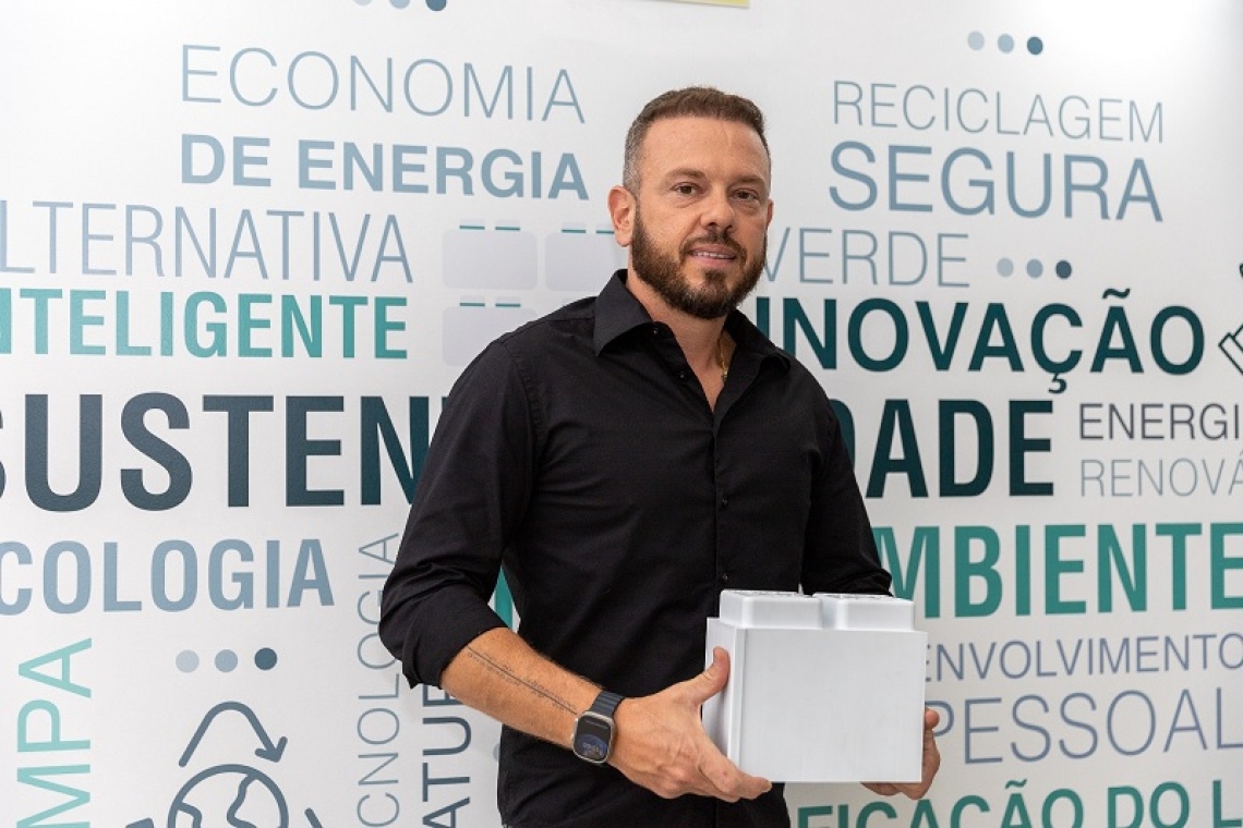 A estratégia de Bruno Abramo, da Fuplastic, para vender casas feitas de plástico reciclado  
